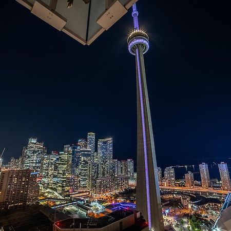 Designer Condo W/ Cn Tower View & Parking 토론토 외부 사진
